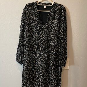 Old Navy Black and White Floral Long Sleeve Dress